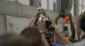 Neuf trois sous nos pieds